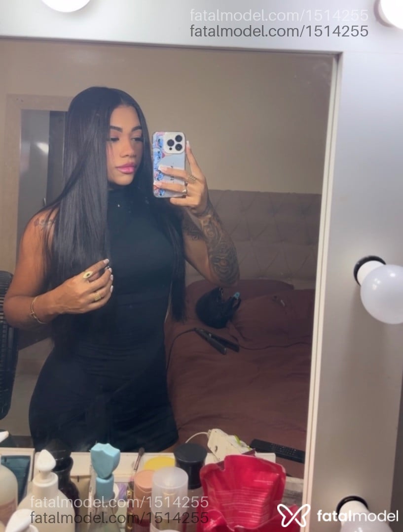 Acompanhante mulher com cabelo castanho de olhos castanhos em Brasília - Júlia