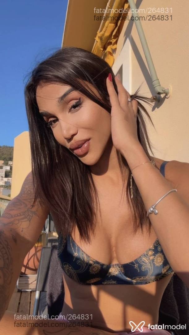 Acompanhante mulher trans com cabelo castanho de olhos castanhos - BIANCA MARTINEZ