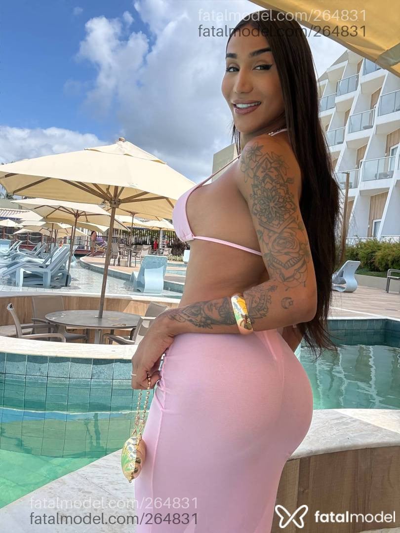 Acompanhante mulher trans com cabelo castanho de olhos castanhos - BIANCA MARTINEZ