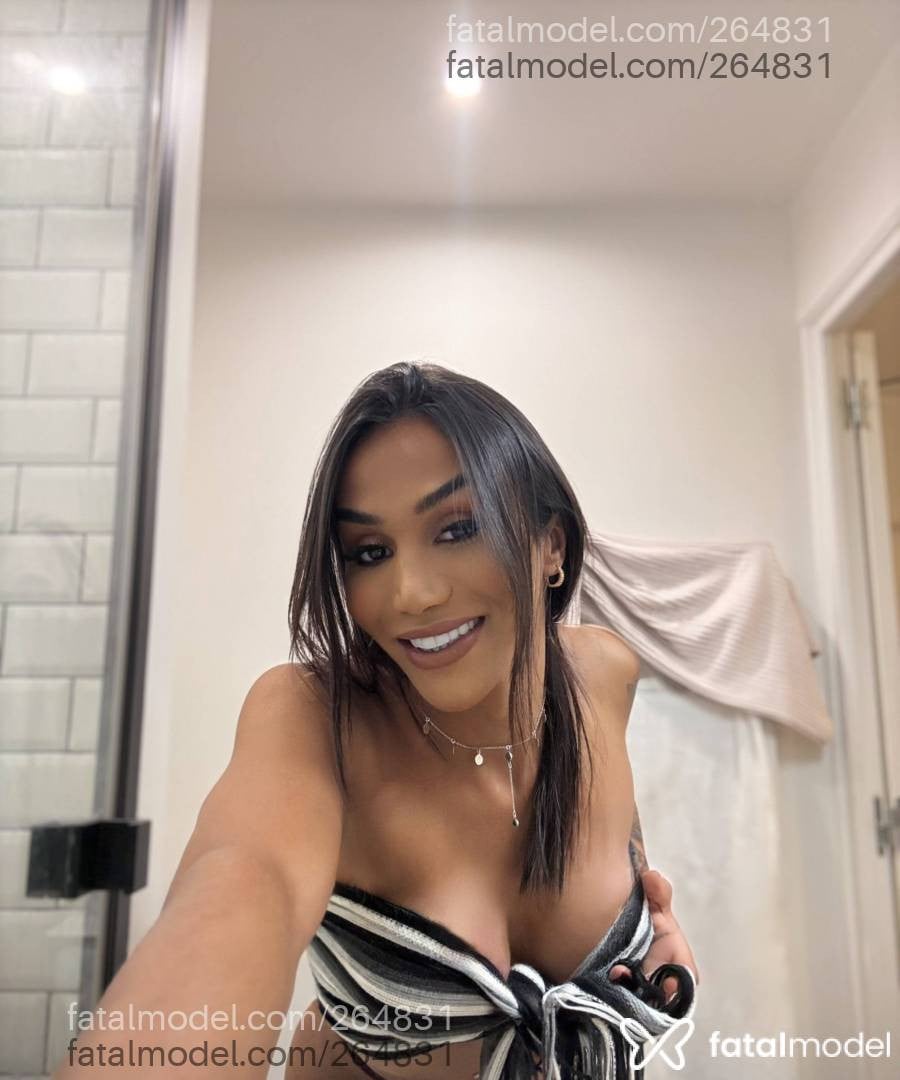 Acompanhante mulher trans com cabelo castanho de olhos castanhos - BIANCA MARTINEZ