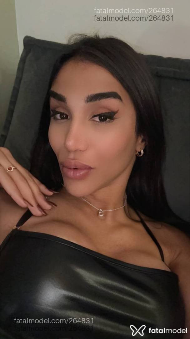 Acompanhante mulher trans com cabelo castanho de olhos castanhos - BIANCA MARTINEZ