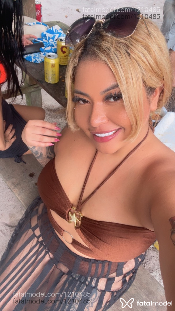 Acompanhante mulher loira (o) de olhos pretos - Keitty Alencastro Acompanhante mulher loira (o) de olhos pretos - Keitty Alencastro