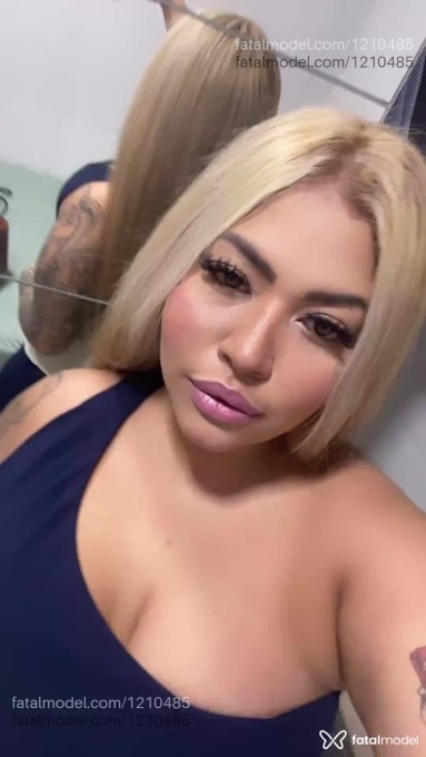 Acompanhante mulher loira (o) de olhos pretos - Keitty Alencastro Acompanhante mulher loira (o) de olhos pretos - Keitty Alencastro