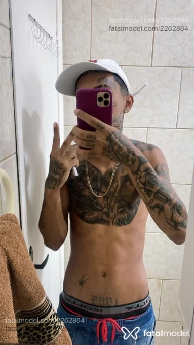 Acompanhante homem morena (o) de olhos castanhos em Joinville - Henrique