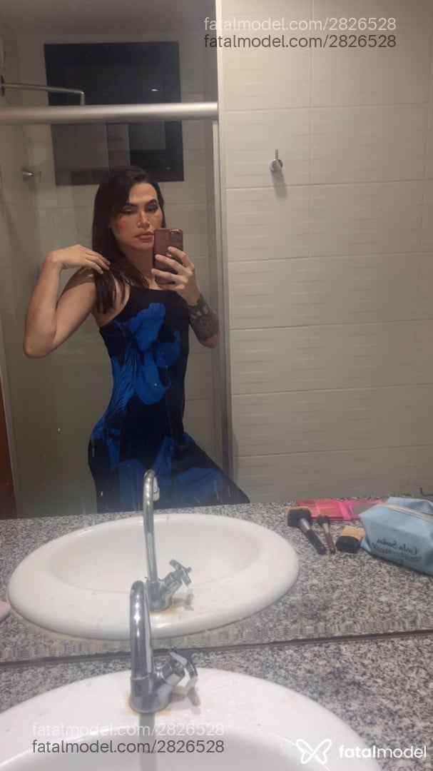 Acompanhante mulher trans com cabelo castanho de olhos castanhos em Belém - Romena Costa