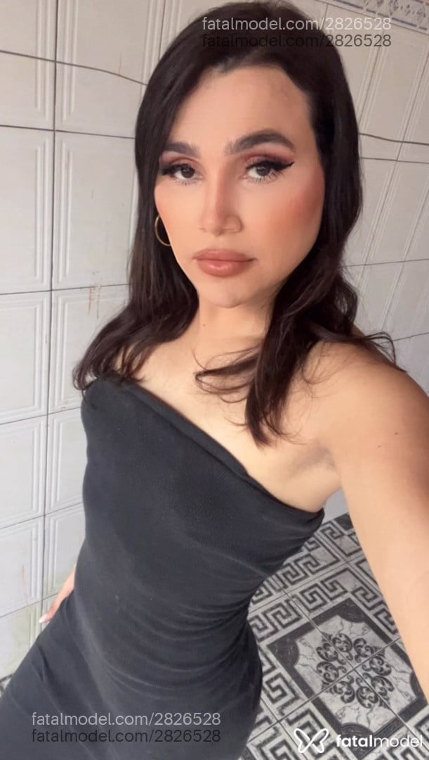Acompanhante mulher trans com cabelo castanho de olhos castanhos em Belém - Romena Costa