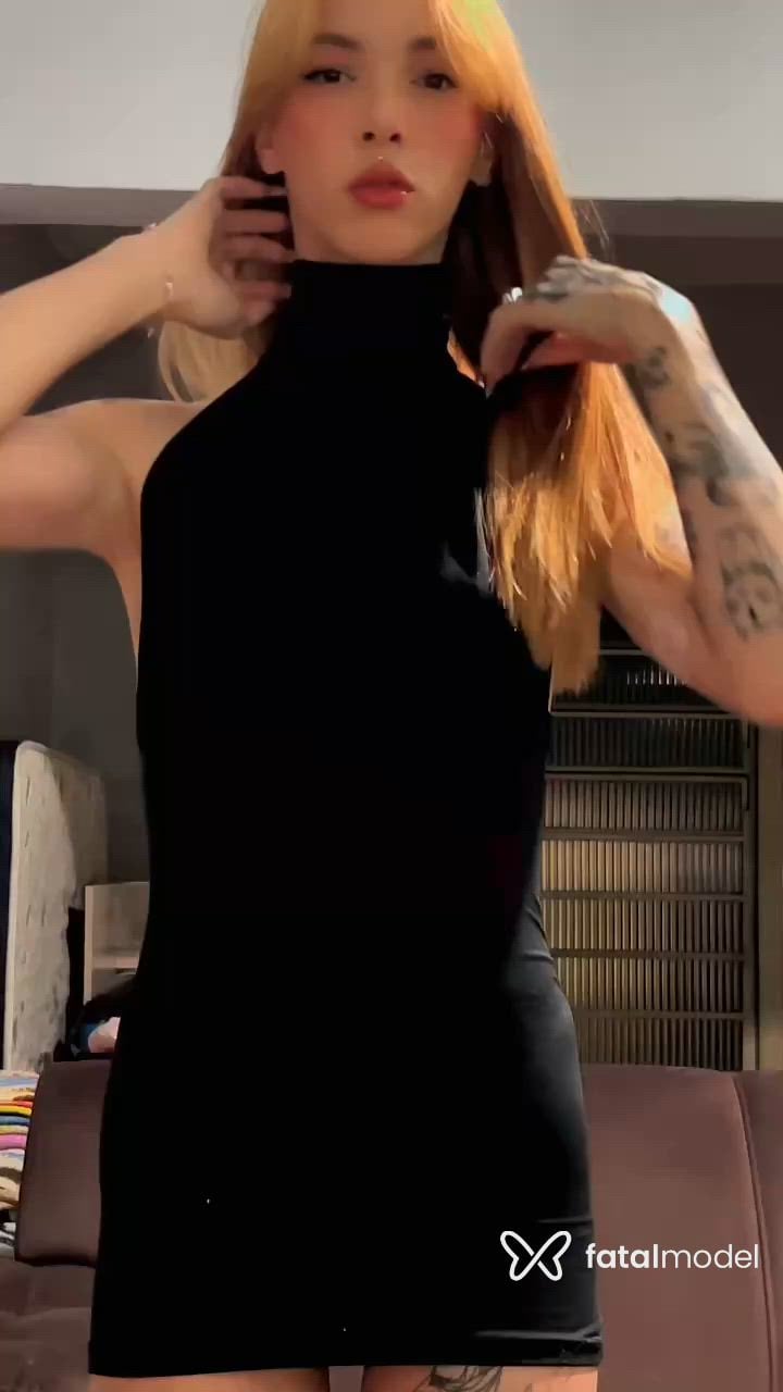 Acompanhante mulher trans ruiva (o) de olhos castanhos - Larissa Nascimento