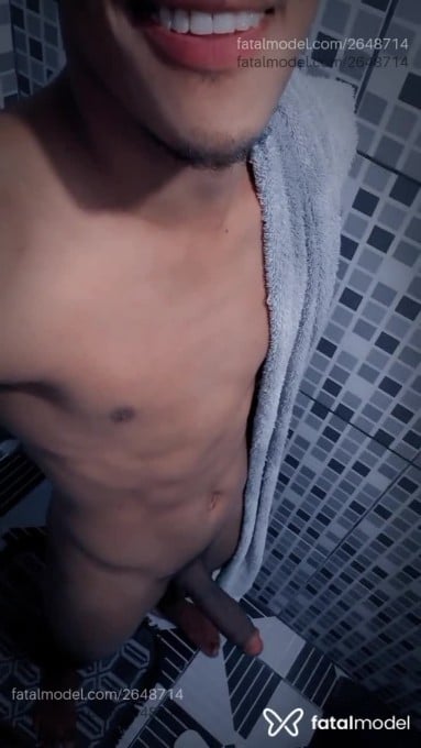 Acompanhante homem morena (o) de olhos pretos em Virtual - Vinidiamante Negro