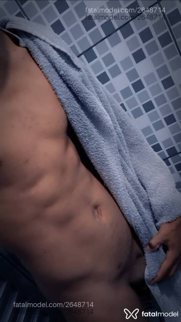 Acompanhante homem morena (o) de olhos pretos em Virtual Acompanhante homem morena (o) de olhos pretos em Virtual - Vinidiamante Negro