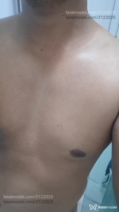 Acompanhante homem morena (o) de olhos pretos - Artur Acompanhante homem morena (o) de olhos pretos - Artur