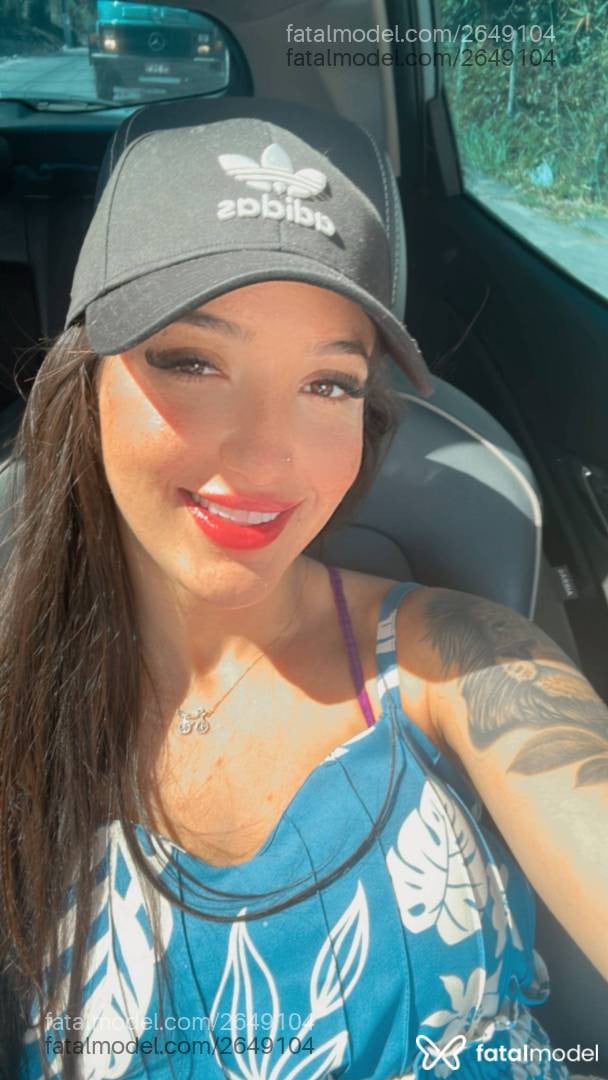 Acompanhante mulher com cabelo castanho de olhos mel - Isla Louise