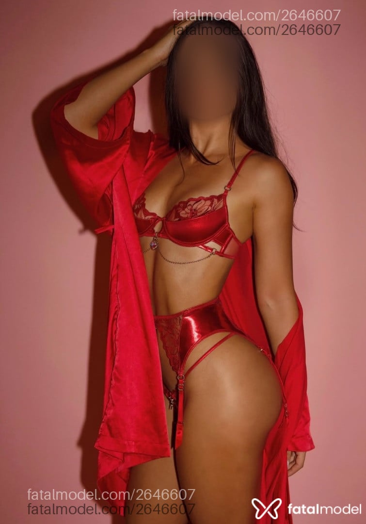 Acompanhante mulher morena (o) de olhos castanhos em Brasília - Jade Dourado