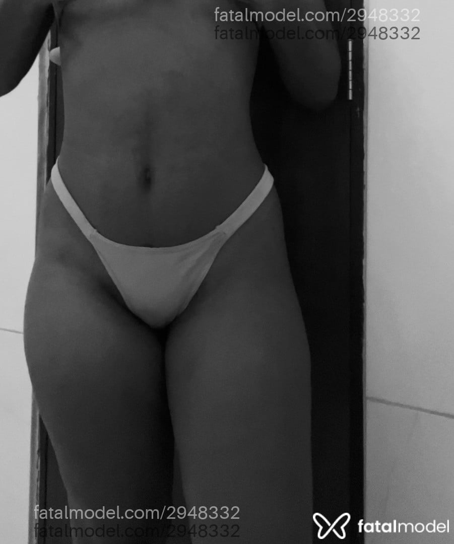 Acompanhante mulher morena (o) de olhos pretos - Maria Vitoria