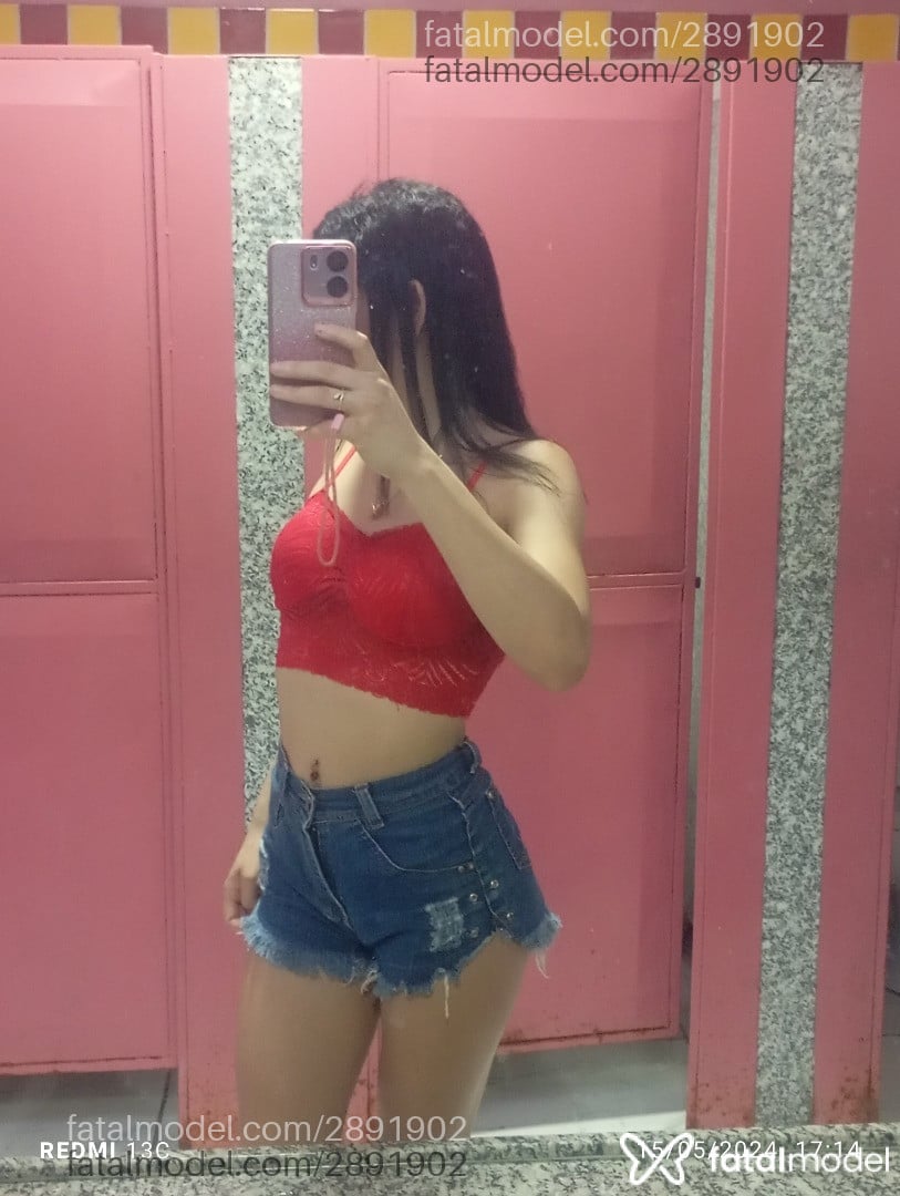 Acompanhante mulher com cabelo castanho de olhos castanhos em Belo Horizonte - Daiane