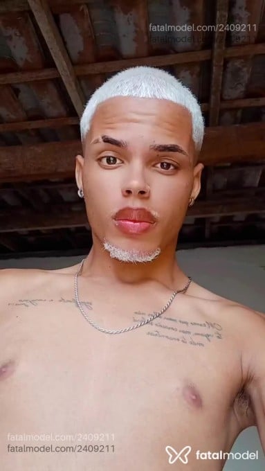 Acompanhante homem loira (o) de olhos pretos em Porto Seguro Acompanhante homem loira (o) de olhos pretos em Porto Seguro - Dilton Silva