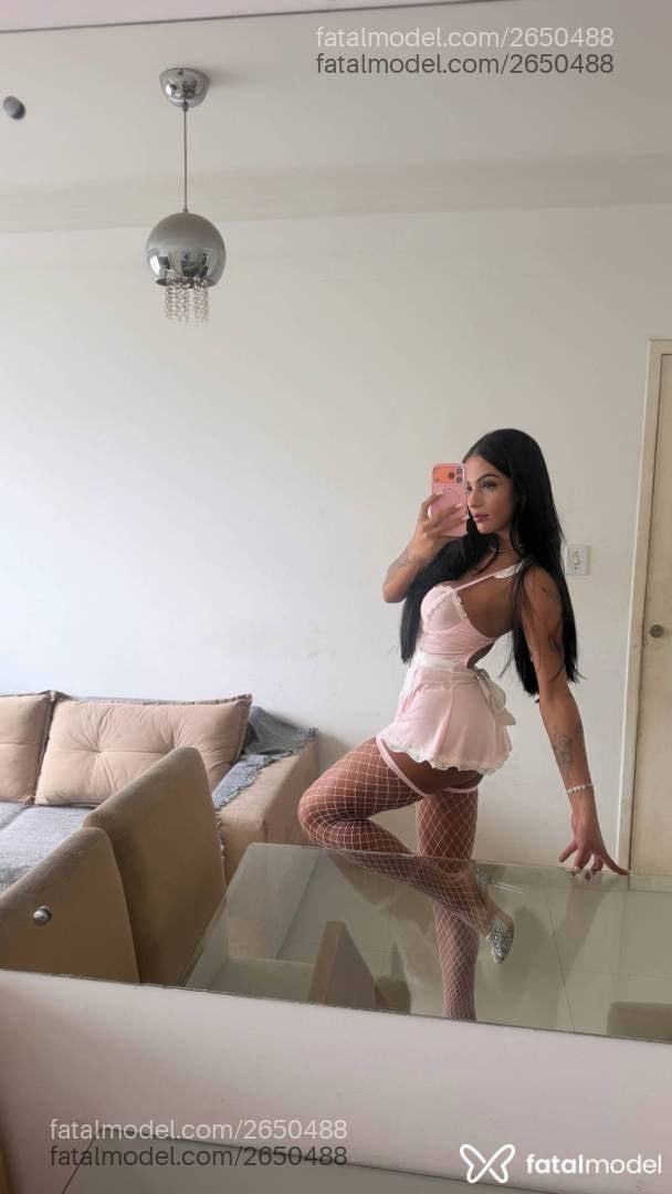 Acompanhante mulher trans morena (o) de olhos pretos - Milly Tsgirl