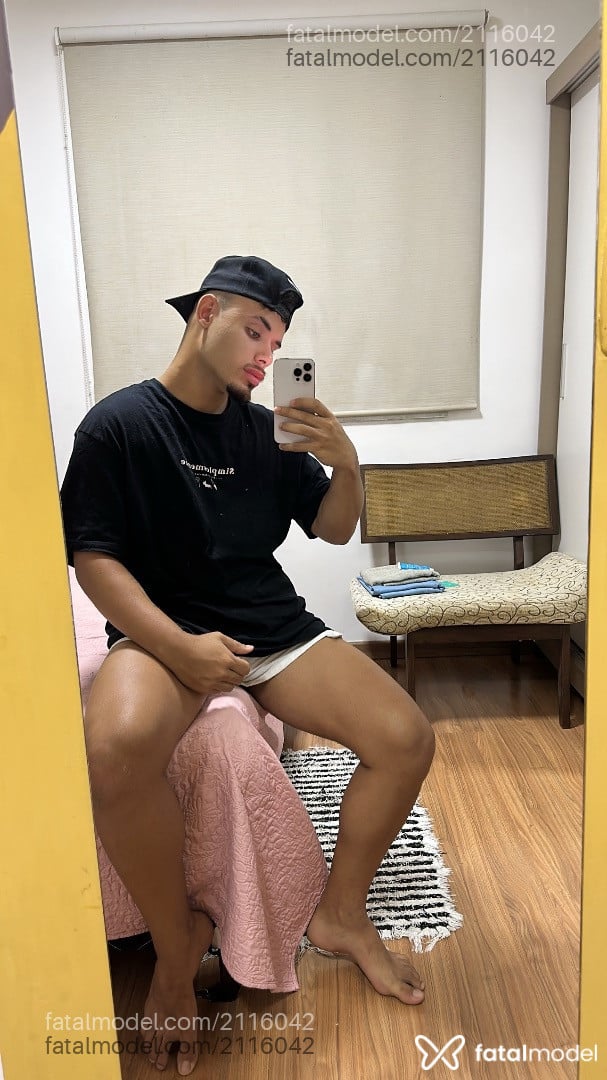 Acompanhante homem loira (o) de olhos verdes em Macaé - Enzo Santos