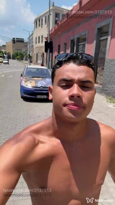 Acompanhante homem morena (o) de olhos pretos em Rio de Janeiro Acompanhante homem morena (o) de olhos pretos em Rio de Janeiro - Alex Baeta