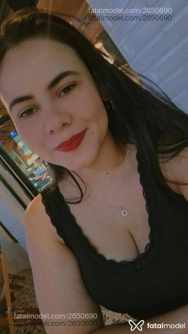 Acompanhante mulher morena (o) de olhos mel - Bianca