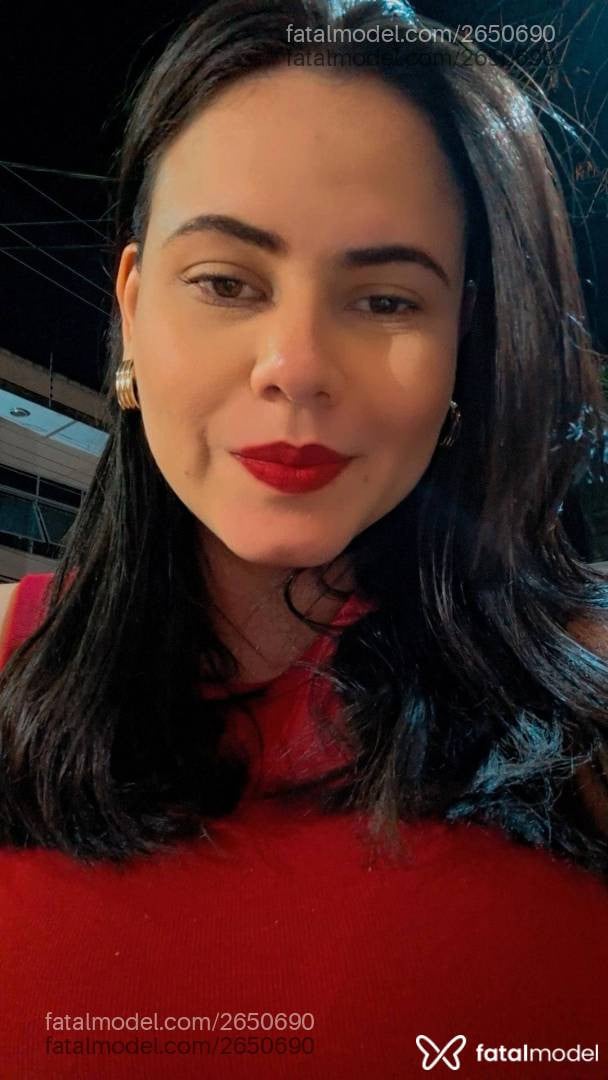 Acompanhante mulher morena (o) de olhos mel - Bianca