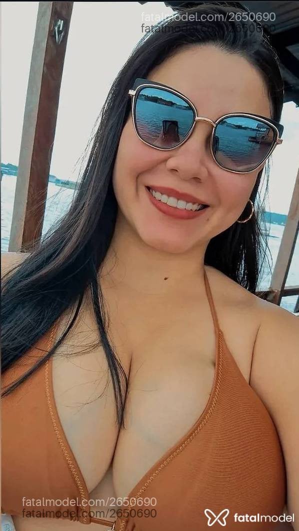 Acompanhante mulher morena (o) de olhos mel - Bianca Acompanhante mulher morena (o) de olhos mel - Bianca