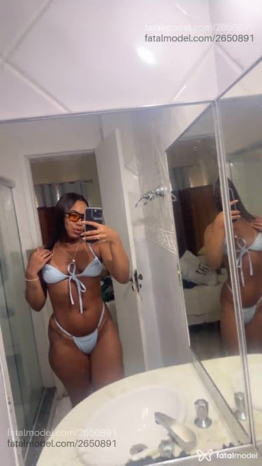 Acompanhante mulher morena (o) de olhos castanhos em Macaé - Mel