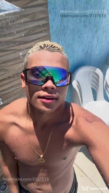 Acompanhante homem morena (o) de olhos pretos em Rio de Janeiro Acompanhante homem morena (o) de olhos pretos em Rio de Janeiro - Alex Baeta