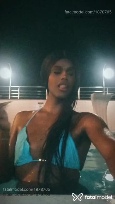 Acompanhante mulher trans morena (o) de olhos castanhos - Pietralima Acompanhante mulher trans morena (o) de olhos castanhos - Pietralima