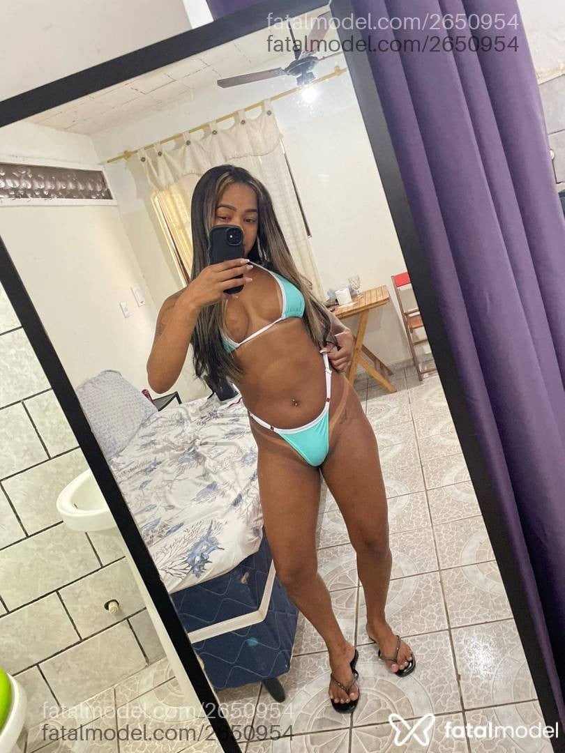 Acompanhante mulher morena (o) de olhos pretos - Bel