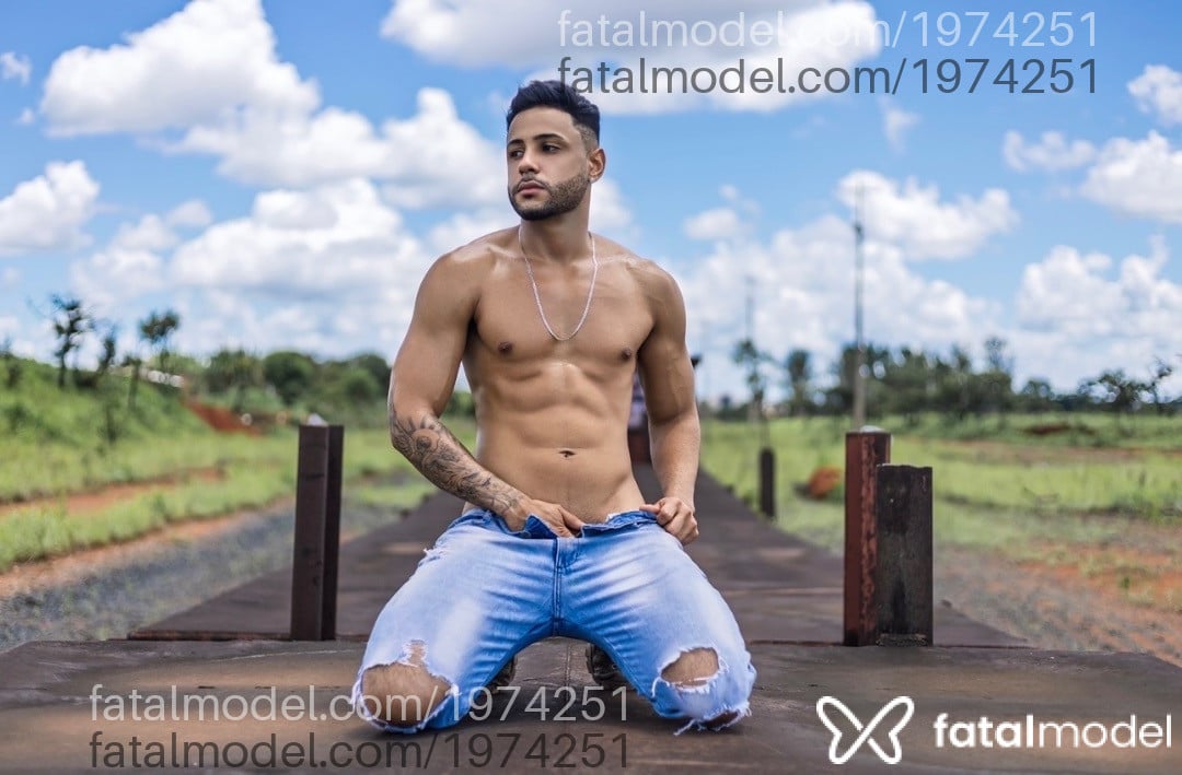 Acompanhante homem morena (o) de olhos pretos em Uberlândia - Arthur Hisbek