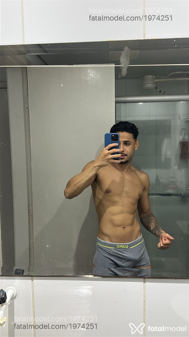 Acompanhante homem morena (o) de olhos pretos em Uberlândia - Arthur Hisbek