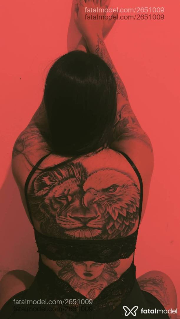 Acompanhante mulher morena (o) de olhos castanhos - Dhulia