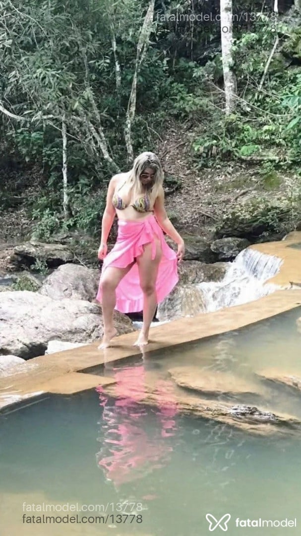 Acompanhante mulher trans loira (o) de olhos castanhos em Luziânia - Senhorita ferreira