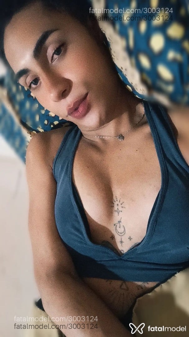 Acompanhante mulher trans com cabelo castanho de olhos pretos em Cristalina Acompanhante mulher trans com cabelo castanho de olhos pretos em Cristalina - Marcela niff