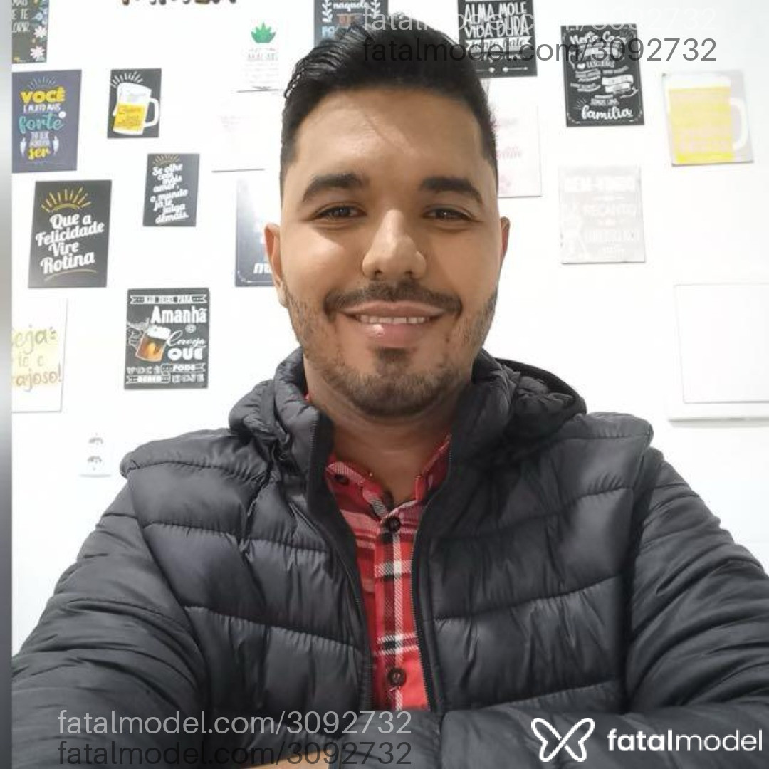Acompanhante homem com cabelo castanho de olhos castanhos em Belo Horizonte - André Barretos