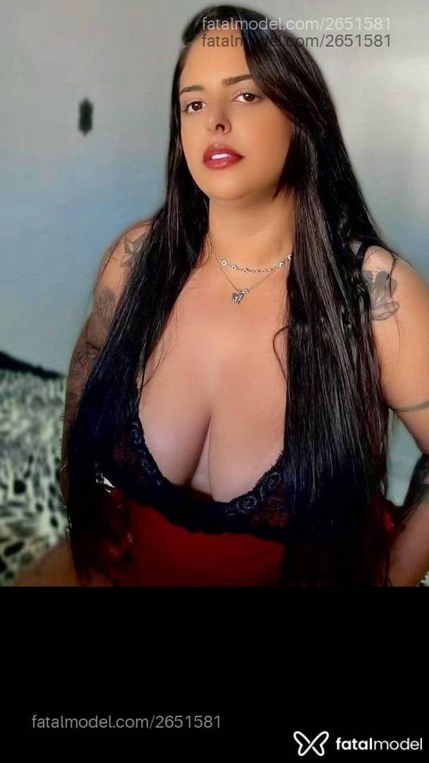 Acompanhante mulher morena (o) de olhos pretos - Heloá Mello Acompanhante mulher morena (o) de olhos pretos - Heloá Mello