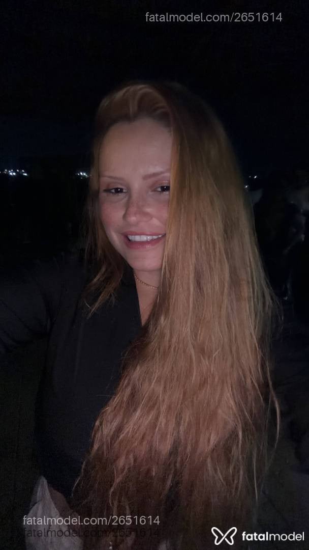 Acompanhante mulher ruiva (o) de olhos castanhos - Lyra Vaz