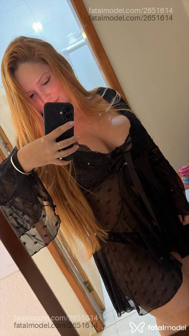 Acompanhante mulher ruiva (o) de olhos castanhos - Lyra Vaz