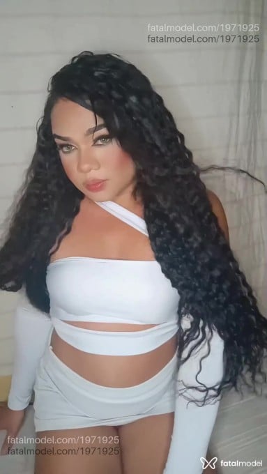 Acompanhante mulher trans com cabelo castanho de olhos castanhos em João Monlevade - Deborah