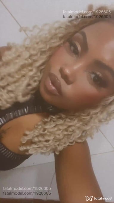 Acompanhante mulher morena (o) de olhos pretos em Tijucas - Duquesa
