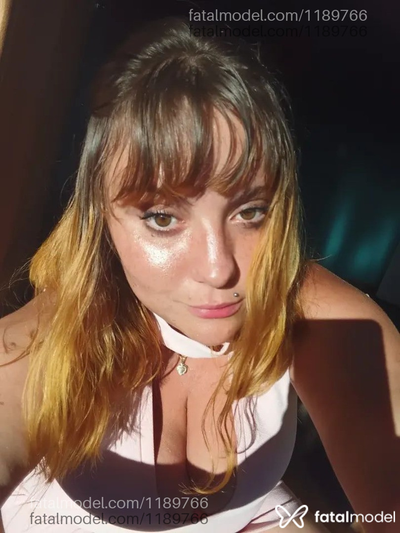 Acompanhante mulher loira (o) de olhos mel em Marília Acompanhante mulher loira (o) de olhos mel em Marília - Escarlate Syren
