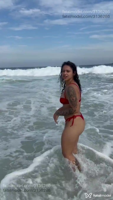 Acompanhante mulher com cabelo castanho de olhos verdes em Rio de Janeiro - Miaastrix