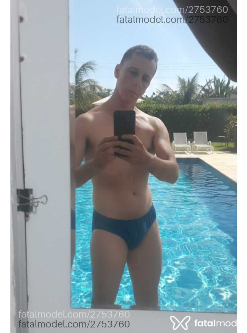 Acompanhante homem com cabelo castanho de olhos mel em Porto Alegre - Giovanni