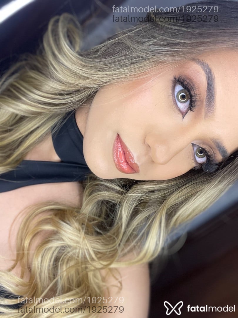 Acompanhante mulher loira (o) de olhos verdes - Bruna Acompanhante mulher loira (o) de olhos verdes - Bruna