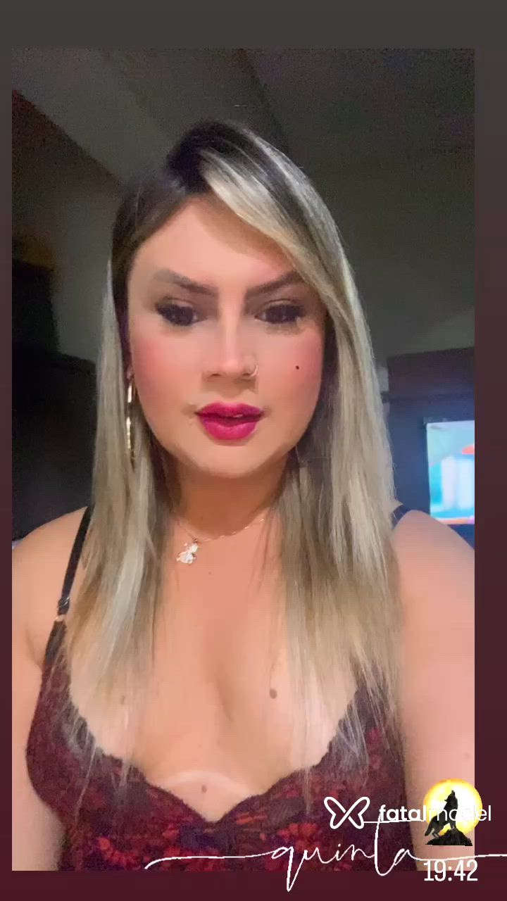 Acompanhante mulher trans loira (o) de olhos castanhos - Isabela Coutinho Acompanhante mulher trans loira (o) de olhos castanhos - Isabela Coutinho