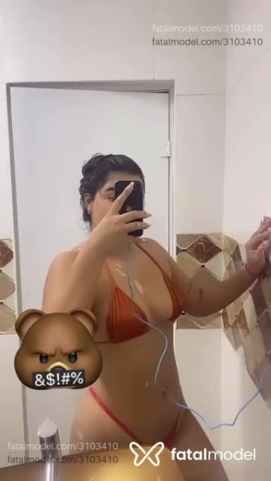 Acompanhante mulher morena (o) de olhos castanhos - Rafaella Dias Acompanhante mulher morena (o) de olhos castanhos - Rafaella Dias