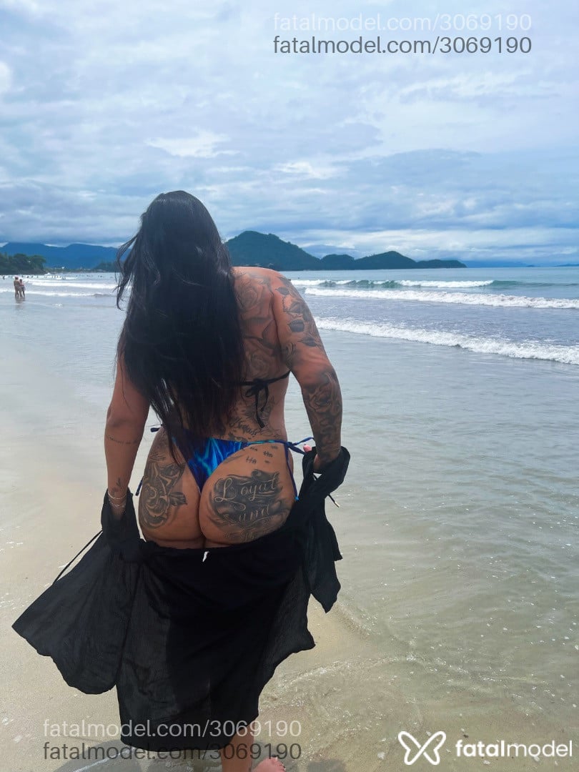 Acompanhante mulher com cabelo castanho de olhos castanhos em Virtual Acompanhante mulher com cabelo castanho de olhos castanhos em Virtual - Claywolf