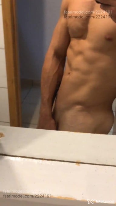 Acompanhante homem com cabelo castanho de olhos castanhos - Murilo Costa