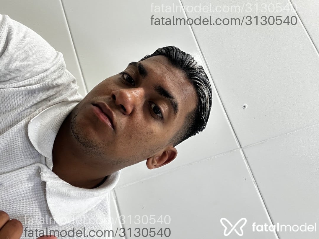 Acompanhante homem loira (o) de olhos castanhos em Joinville - Felipe
