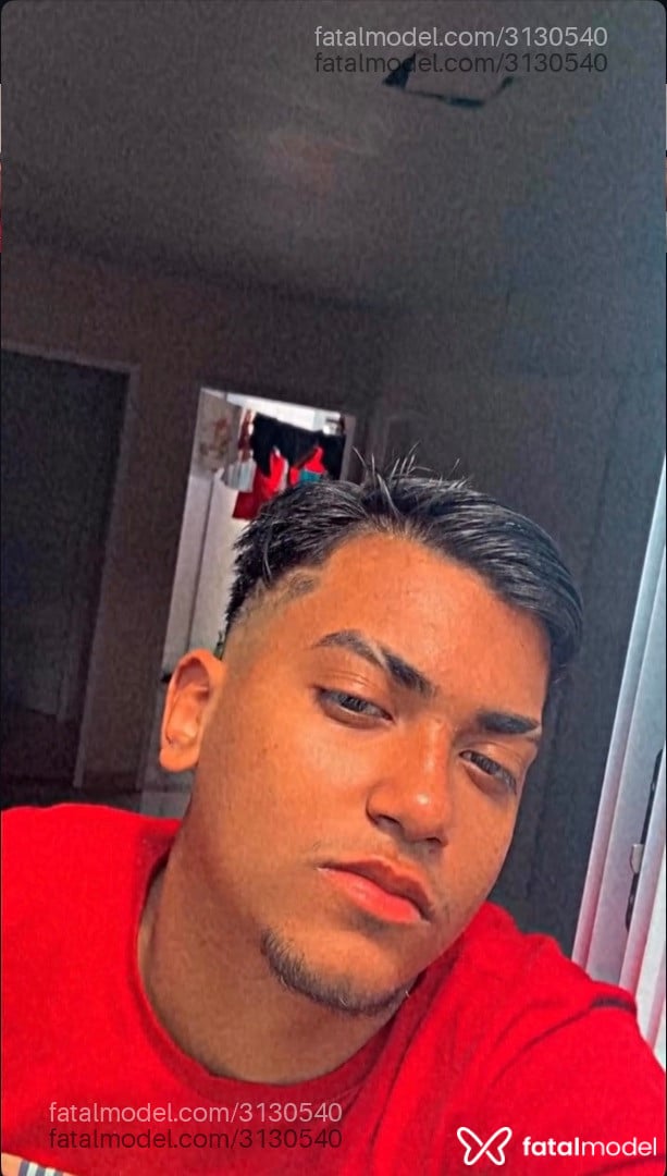Acompanhante homem loira (o) de olhos castanhos em Joinville - Felipe